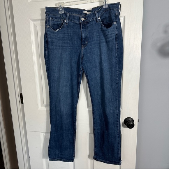 Levi's size 18W Classic Straight jeans, medium wash, casual, denim, weekend - Picture 2 of 12